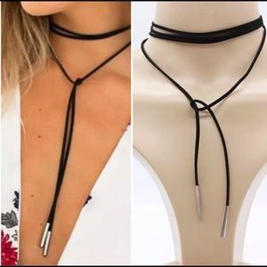 Trending choker